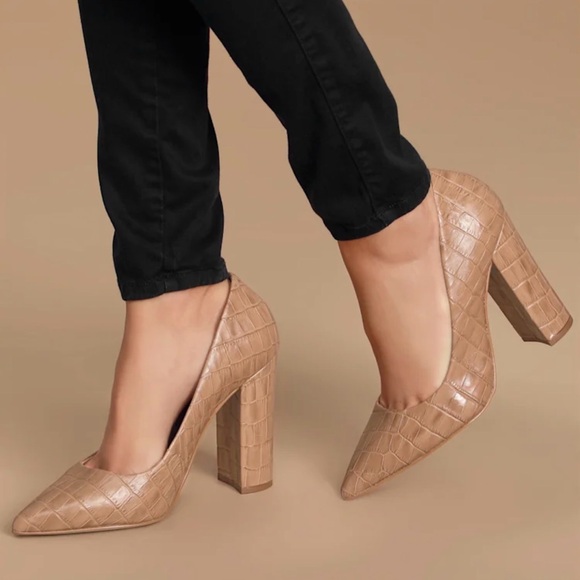Steve Madden Shoes - Steve Madden prance-c Tan crocodile leather pointed pumps size 9